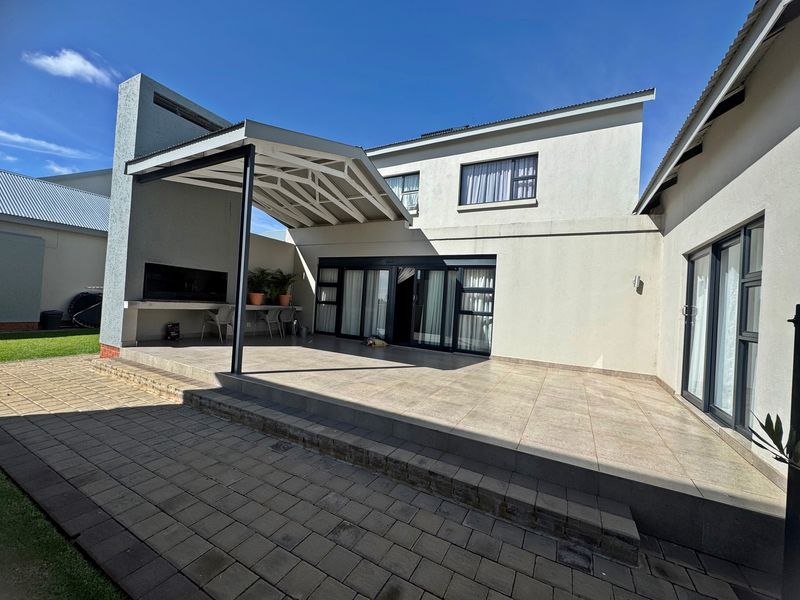 Townhouse For Sale In Bloemfontein - Photo 7