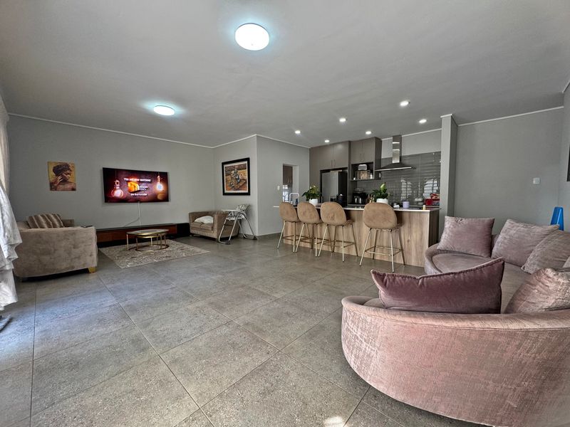 Townhouse For Sale In Bloemfontein - Photo 3