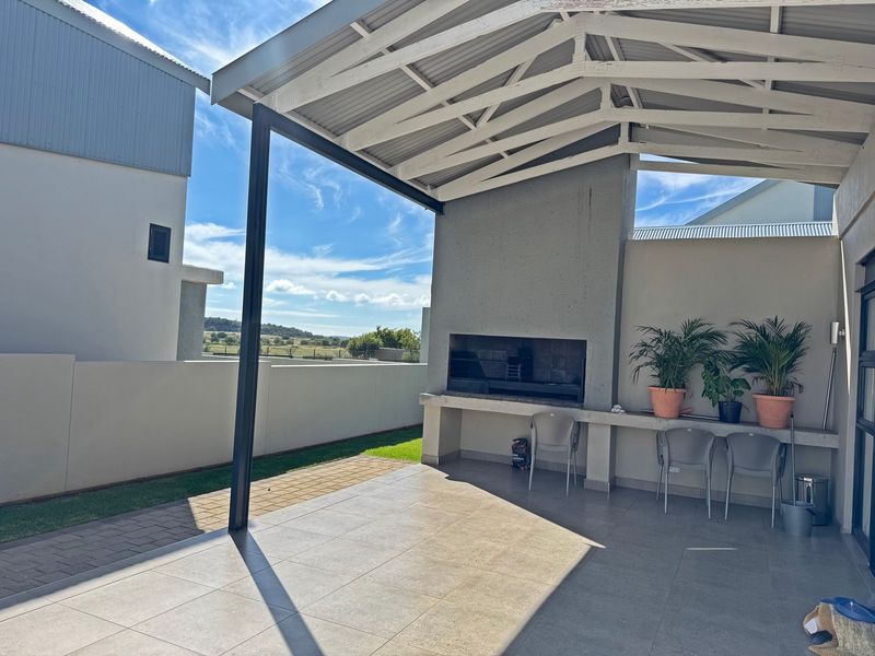 Townhouse For Sale In Bloemfontein - Photo 10