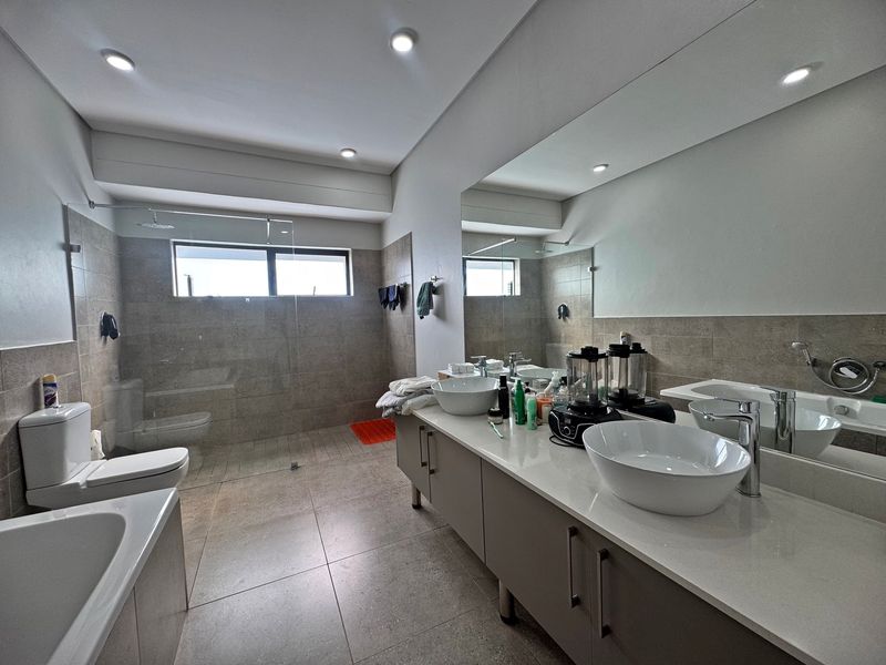 Townhouse For Sale In Bloemfontein - Photo 5
