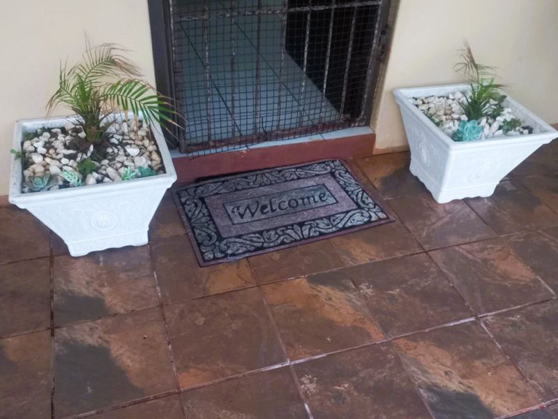 Townhouse For Sale In Margate - Photo 5