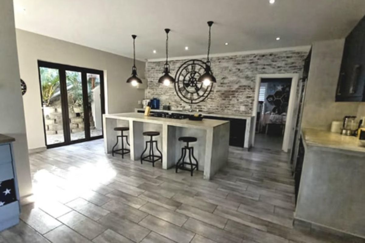 House For Sale In Margate - Photo 4