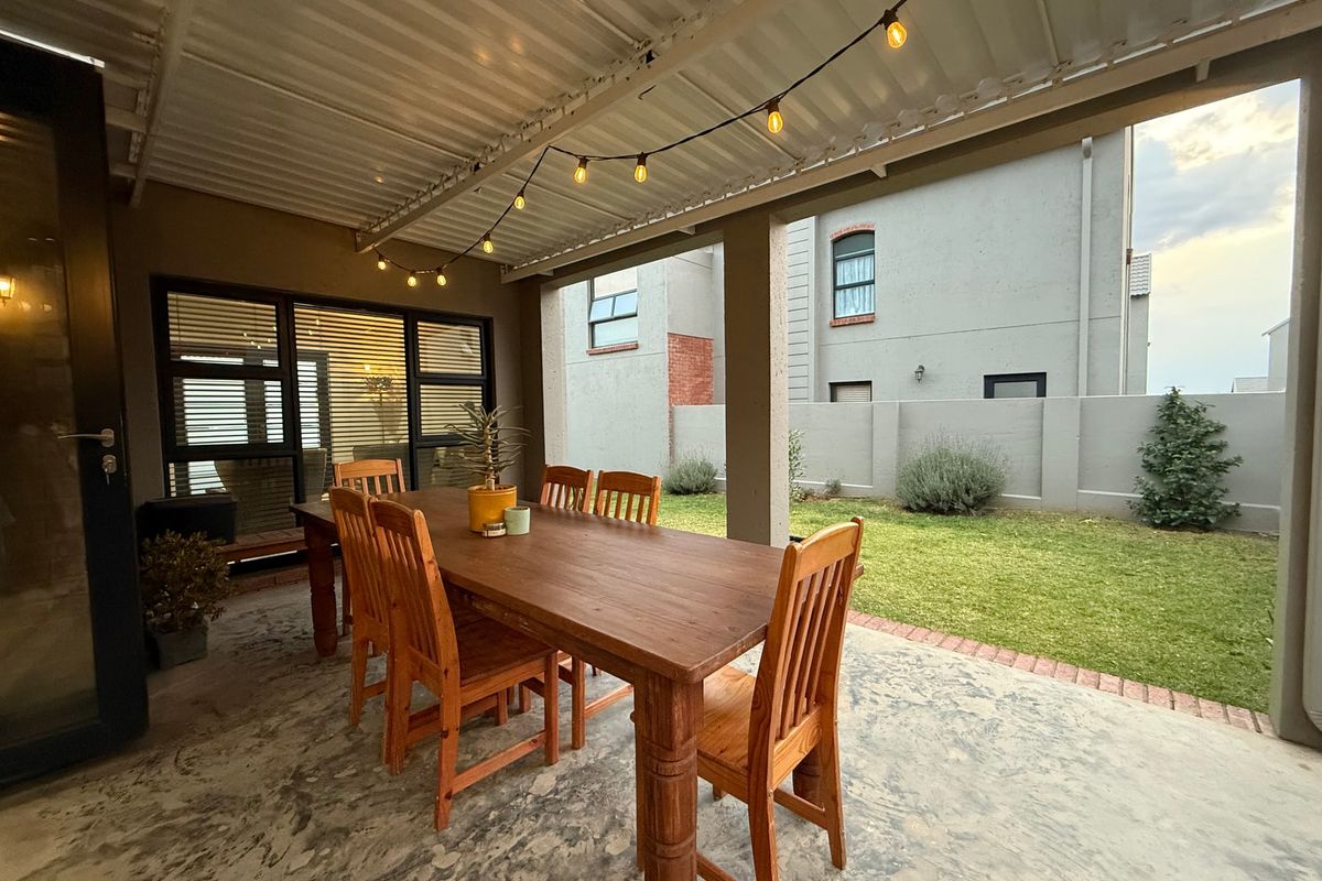Townhouse For Sale In Bloemfontein - Photo 3