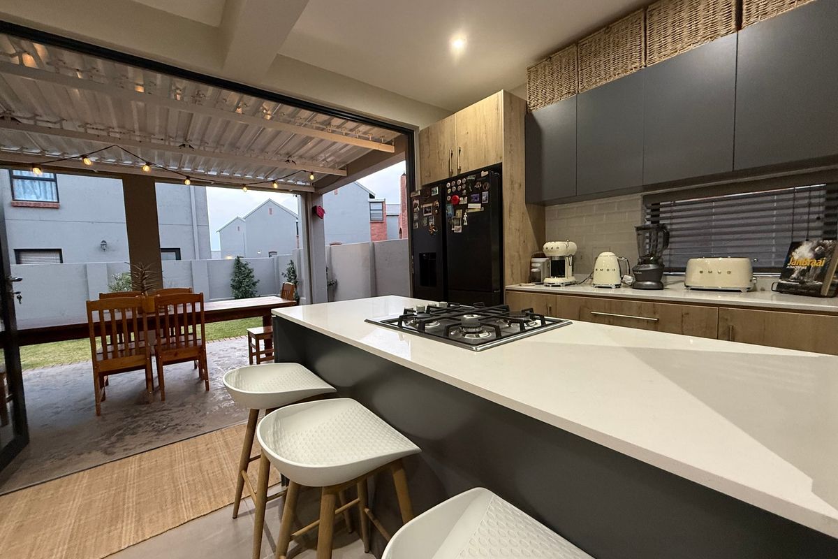 Townhouse For Sale In Bloemfontein - Photo 5