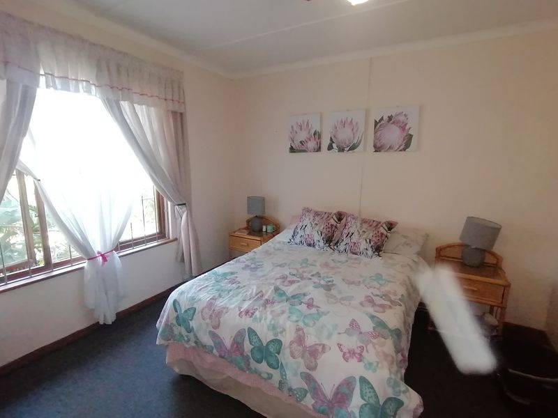 Apartment For Sale In Port Edward - Photo 4