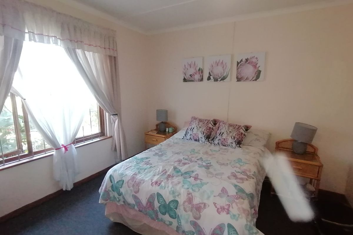 Apartment For Sale In Port Edward - Photo 4