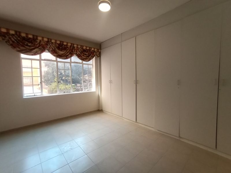 Apartment For Sale In Johannesburg - Photo 8