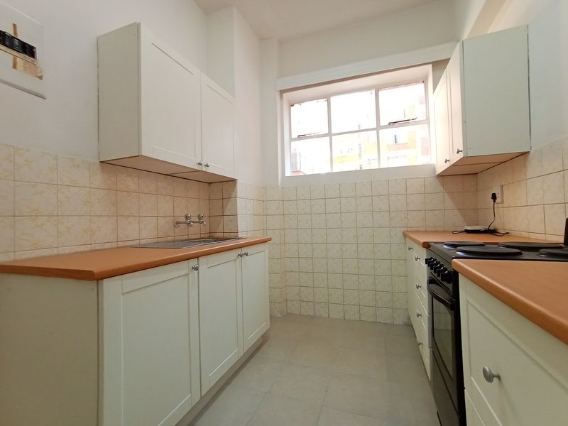 Apartment For Sale In Johannesburg - Photo 2