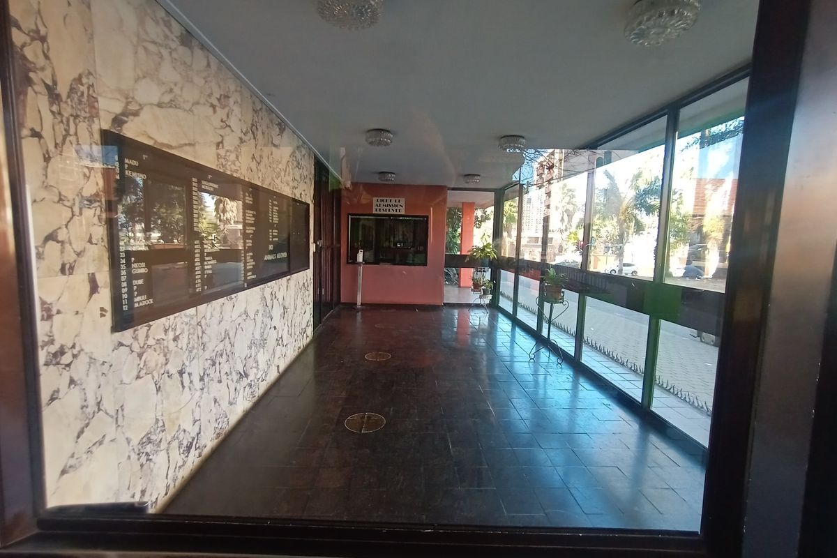 Apartment For Sale In Johannesburg - Photo 2