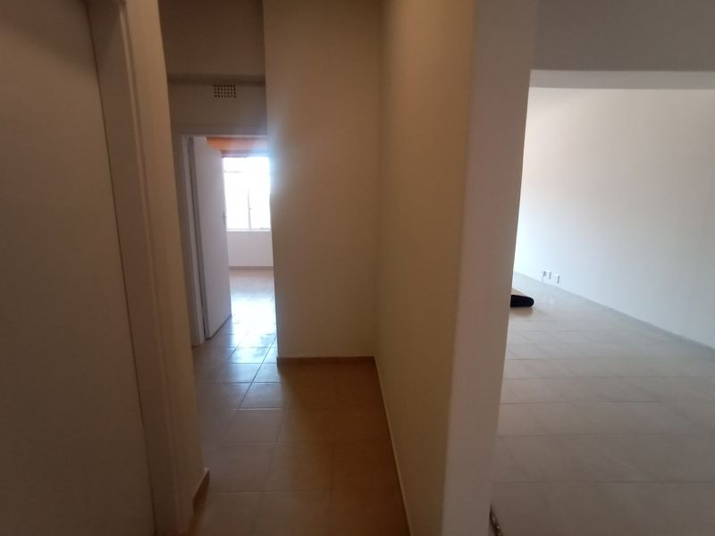 Apartment For Sale In Johannesburg - Photo 8