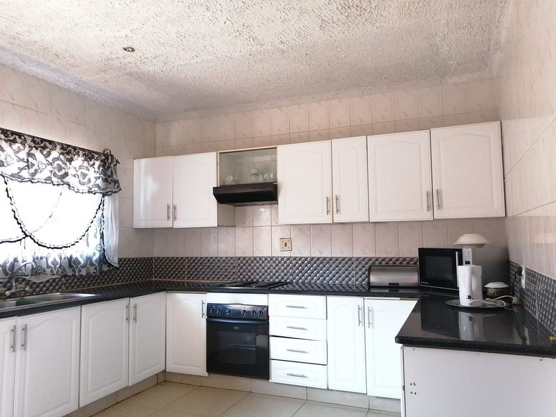 House For Sale In Johannesburg - Photo 10