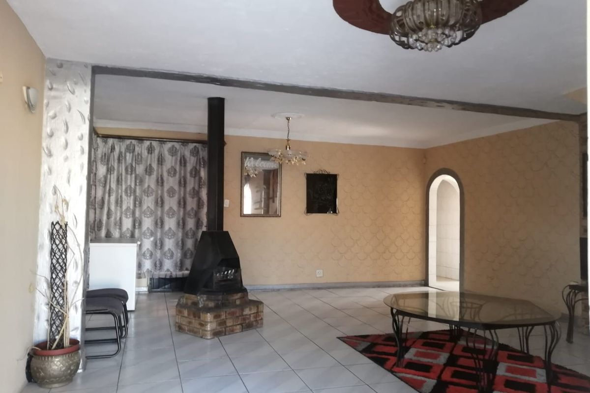 House For Sale In Johannesburg - Photo 3