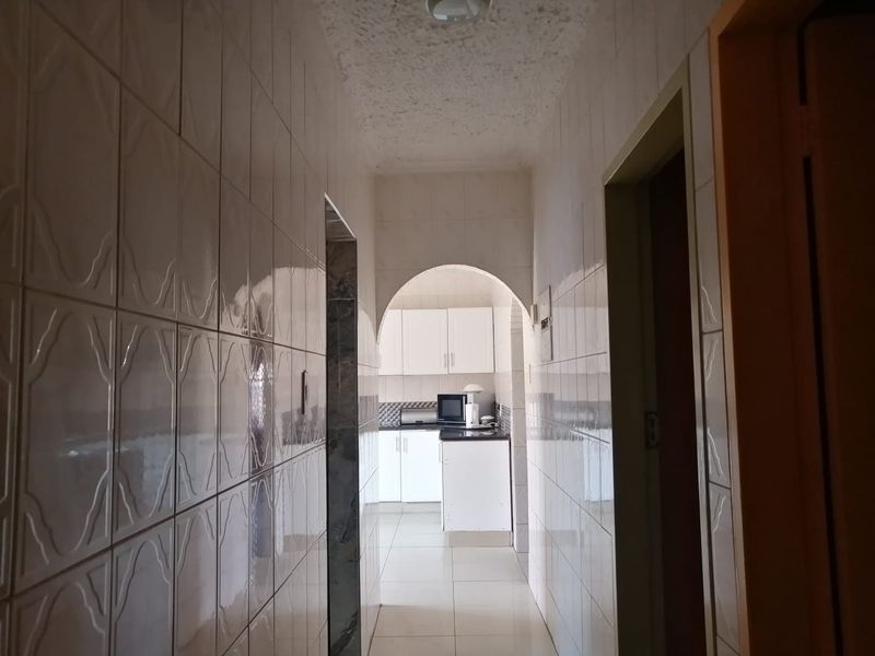 House For Sale In Johannesburg - Photo 4