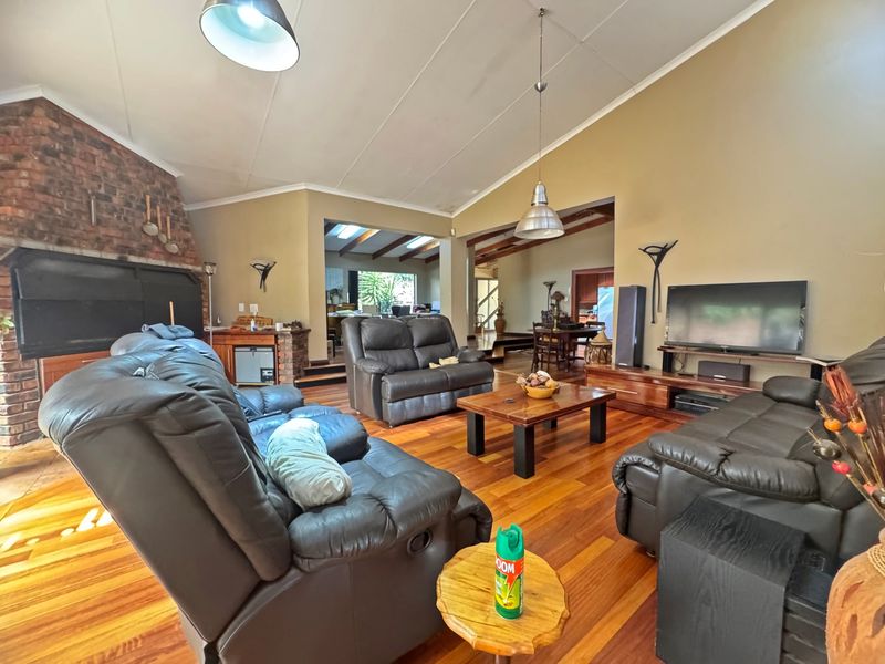 House For Sale In Bloemfontein - Photo 5
