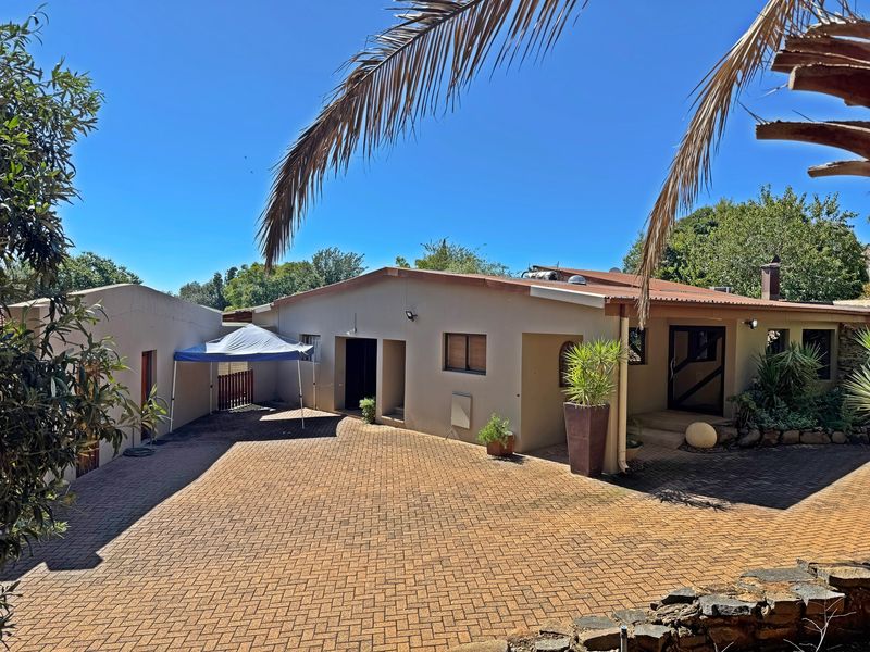 House For Sale In Bloemfontein - Photo 2