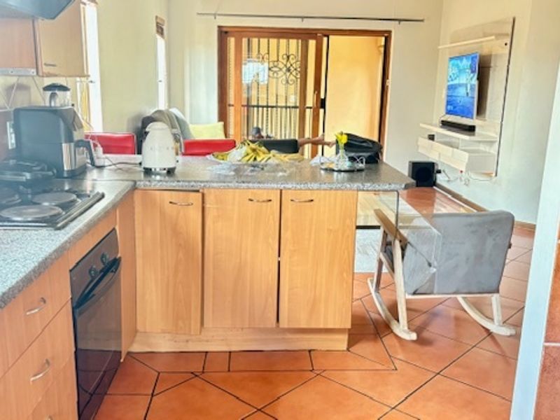 Cluster For Sale In Midrand - Photo 4