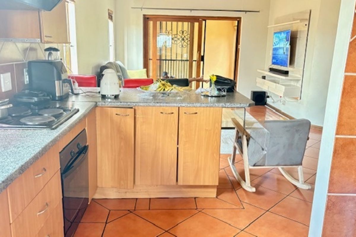 Cluster For Sale In Midrand - Photo 4