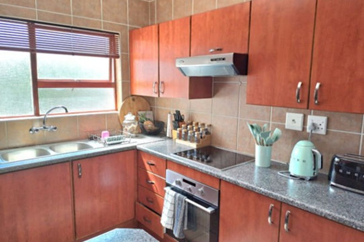 Apartment Rental Monthly In Sandton - Photo 3