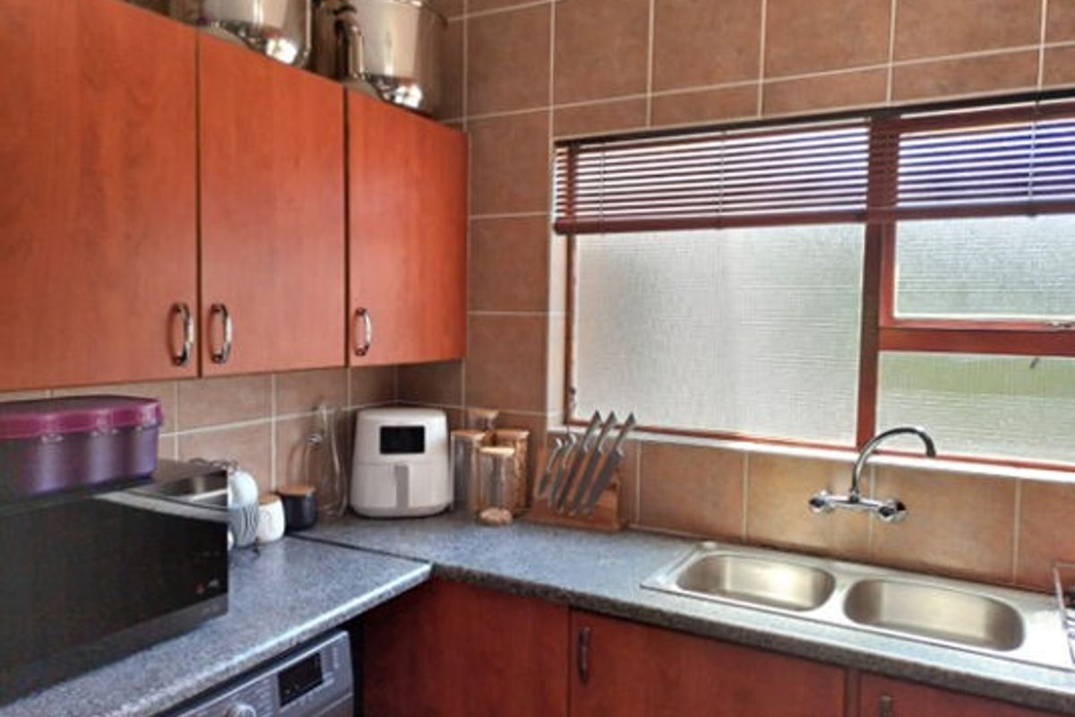 Apartment Rental Monthly In Sandton - Photo 2