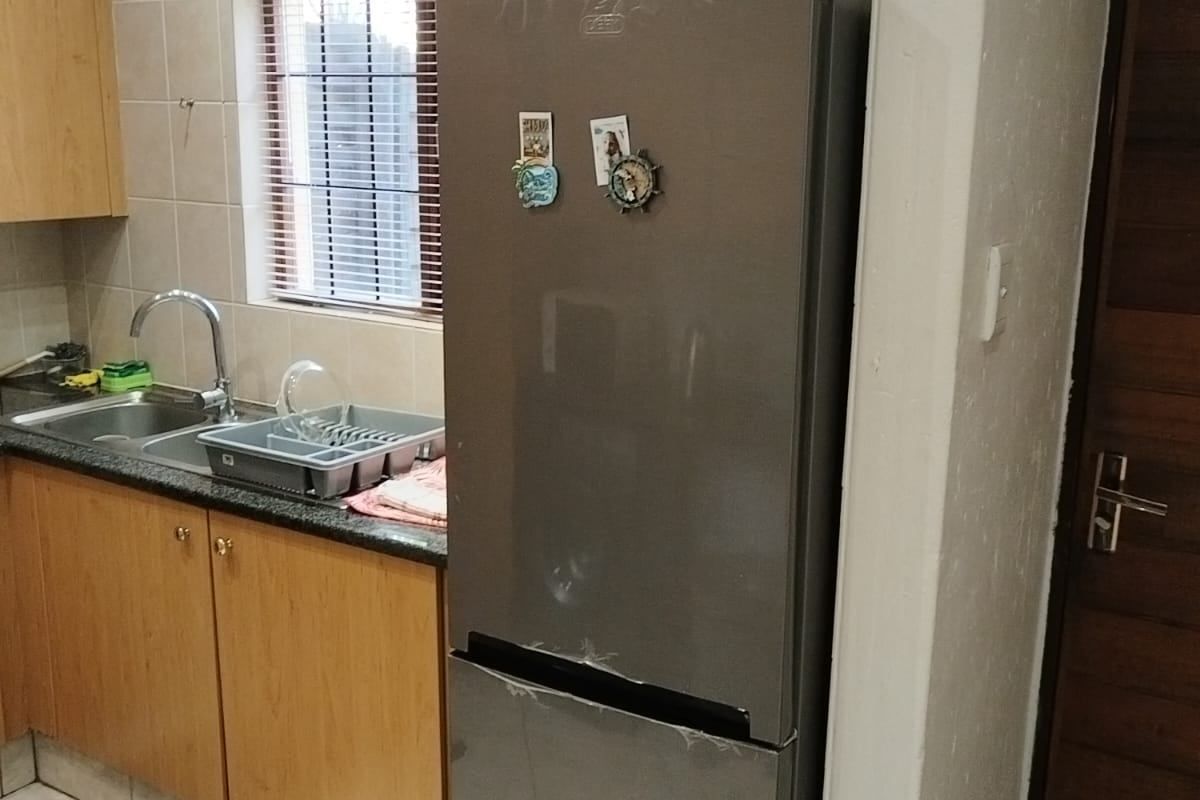 Townhouse For Sale In Sandton - Photo 3