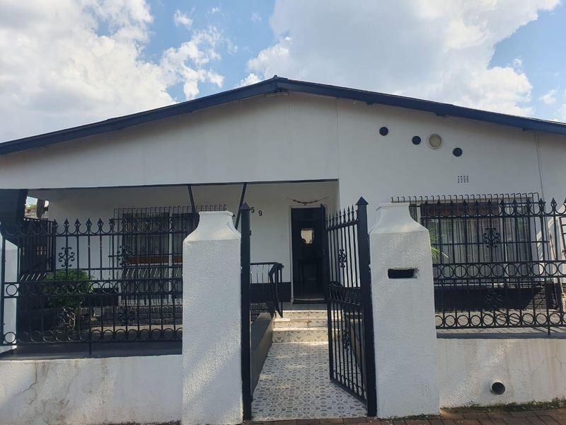 House For Sale In Centurion - Photo 2