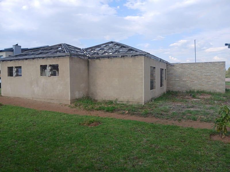 House For Sale In Rayton - Photo 2
