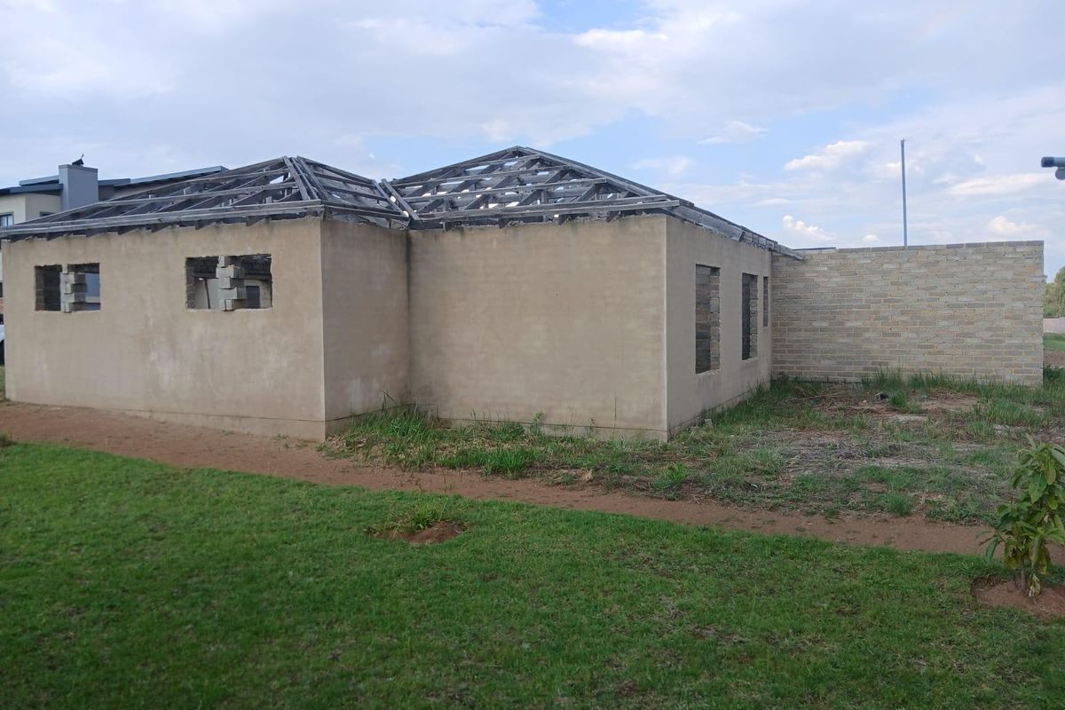 House For Sale In Rayton - Photo 2