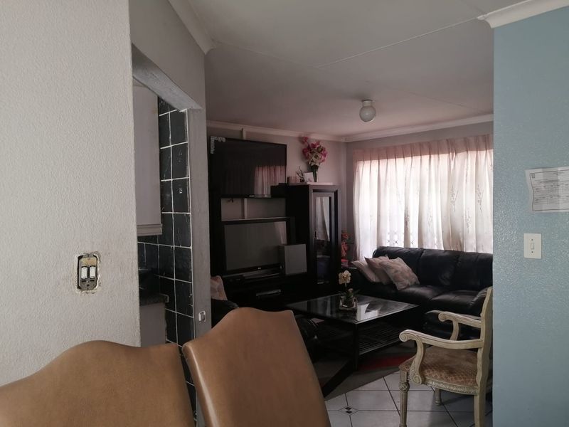 Cluster For Sale In Johannesburg - Photo 9