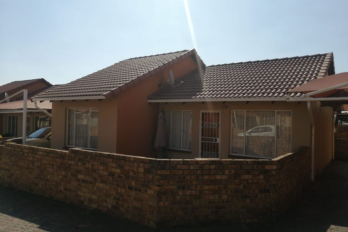 Cluster For Sale In Johannesburg - Photo 5