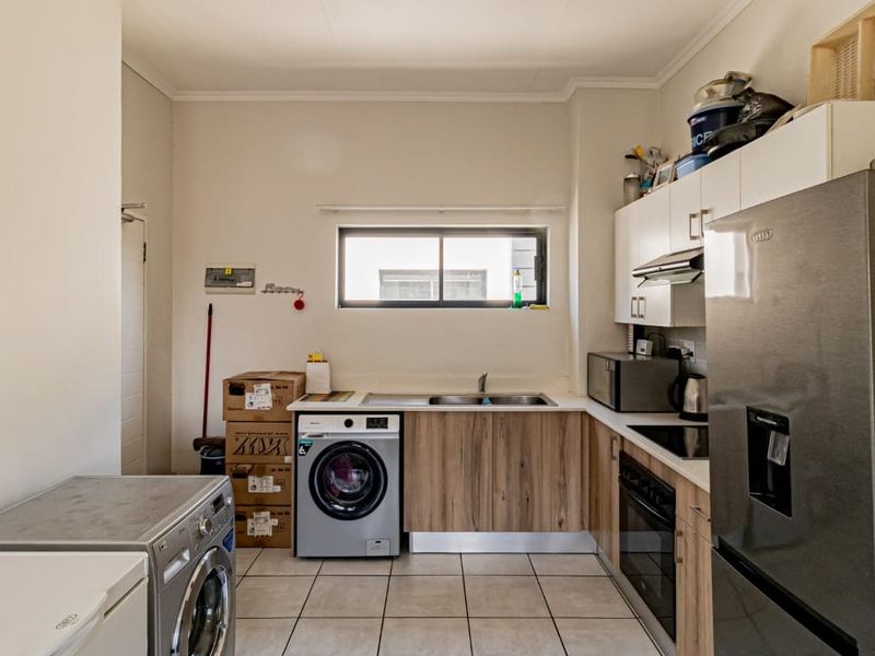 Apartment For Sale In Boksburg - Photo 4