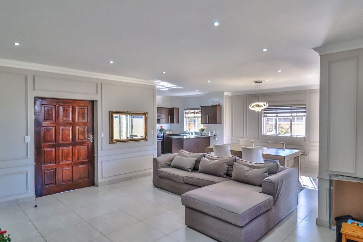 Townhouse For Sale In Centurion - Photo 4