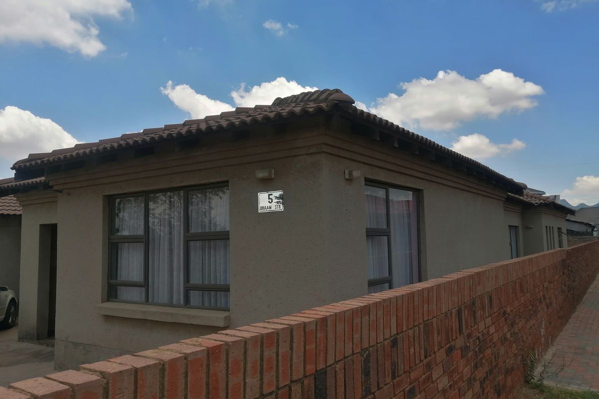 House For Sale In Randfontein - Photo 2