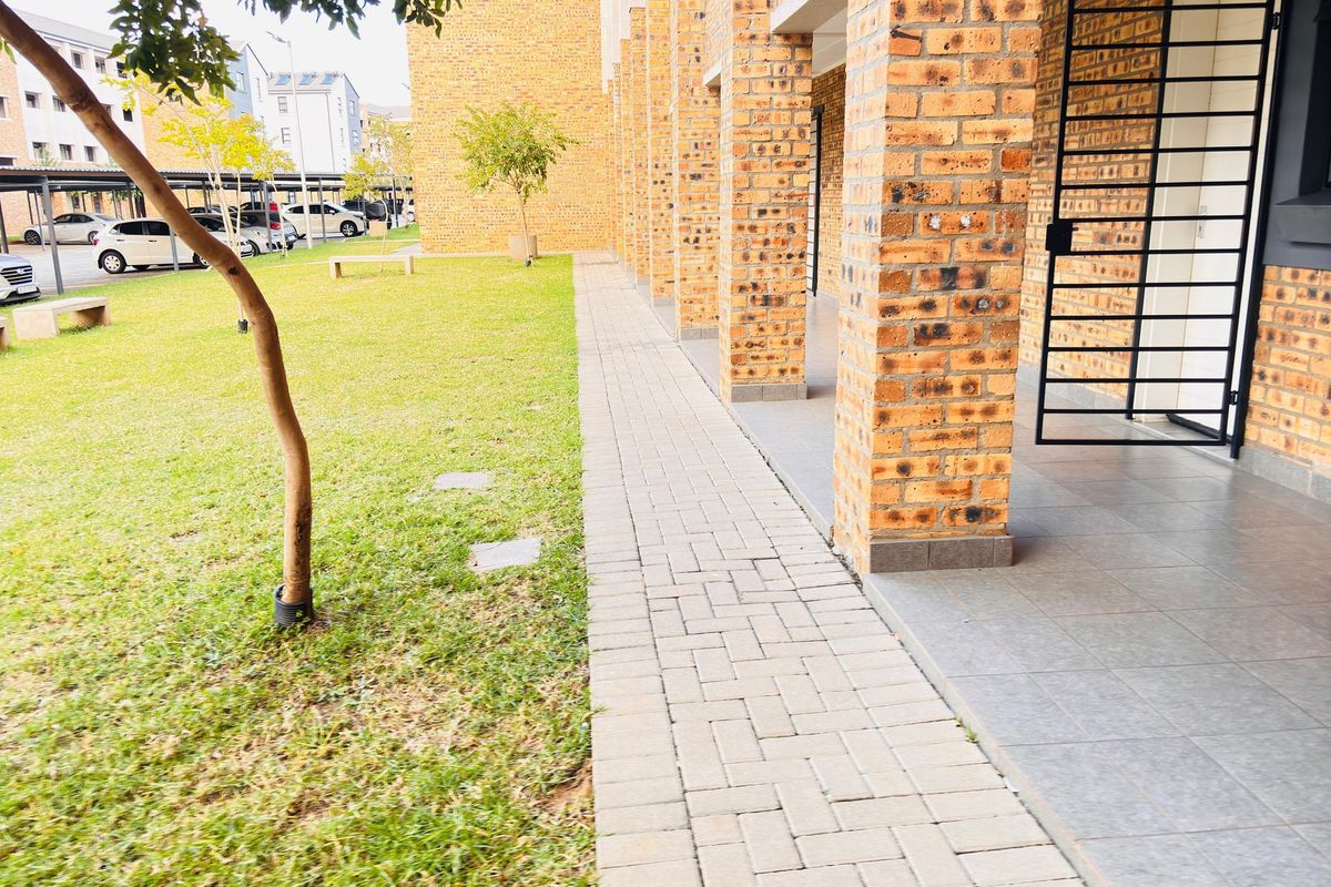 Apartment For Sale In Midrand - Photo 4