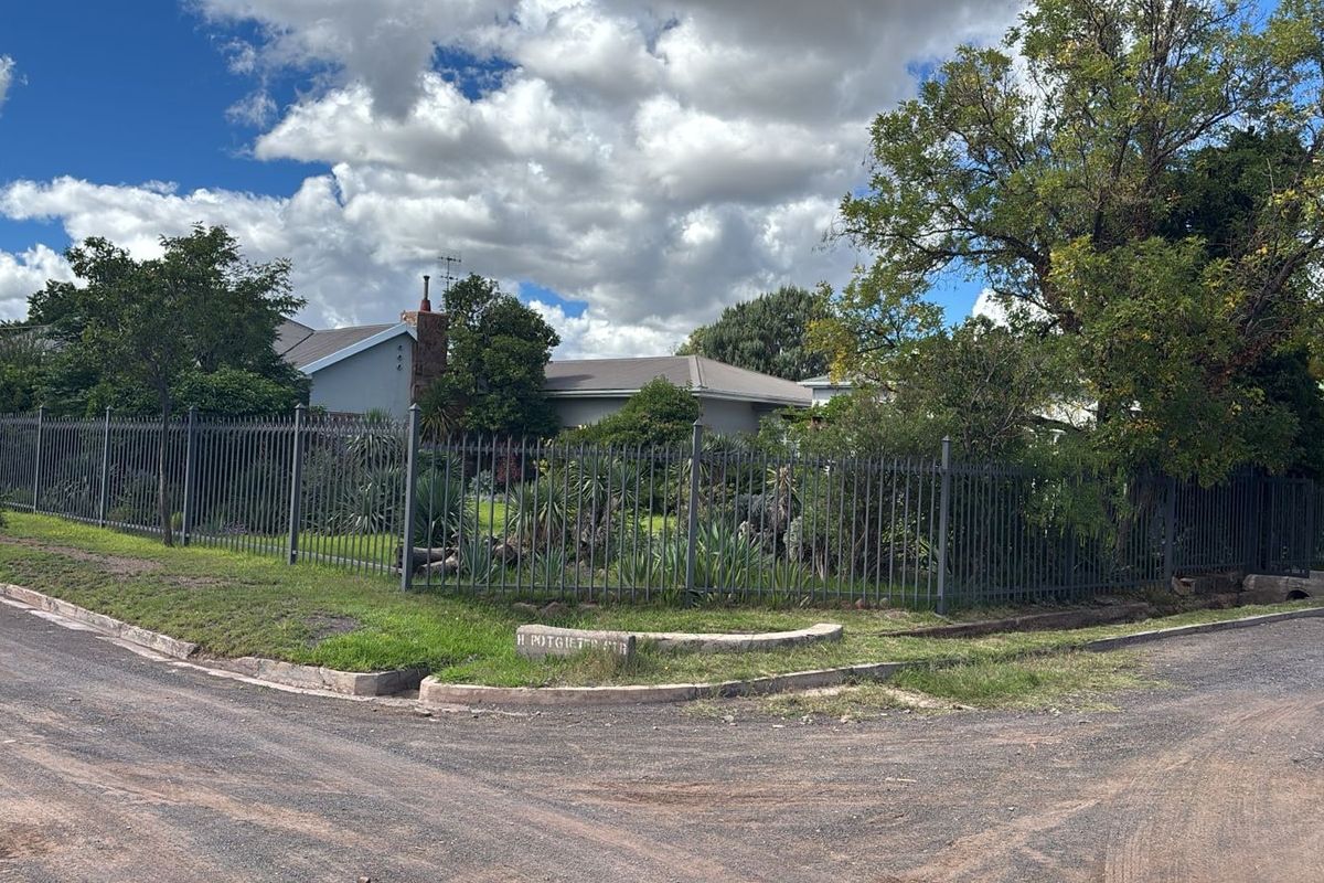 House For Sale In Steynsburg - Photo 2
