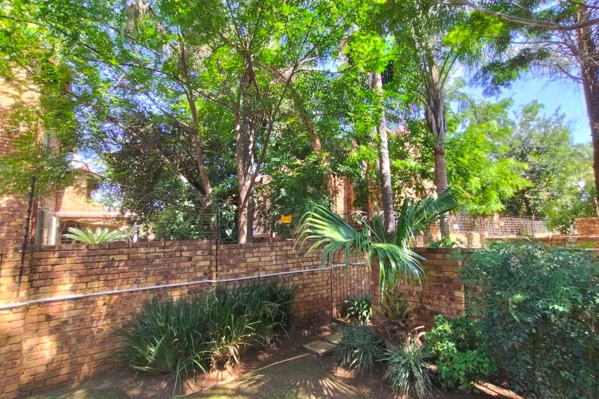 Townhouse For Sale In Centurion - Photo 5