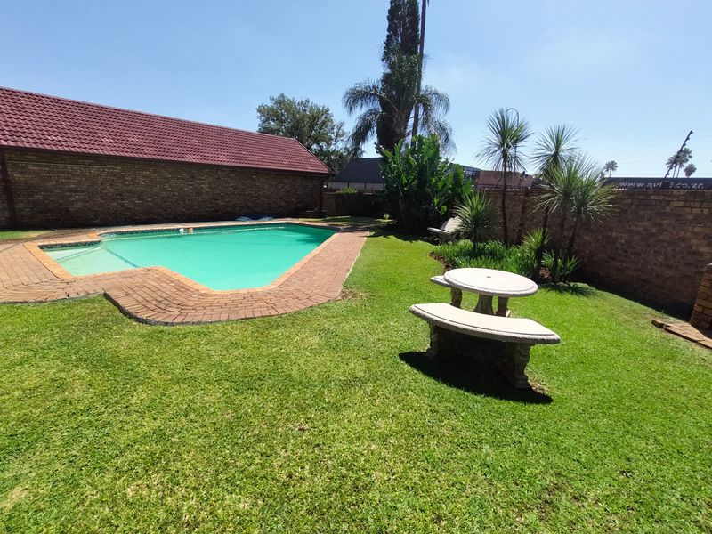 Townhouse For Sale In Centurion - Photo 10