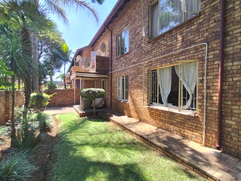 Townhouse For Sale In Centurion - Photo 2