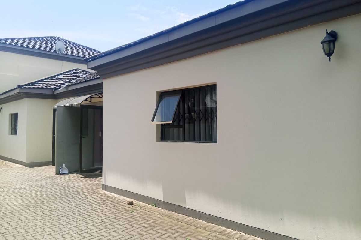 House Pending Sale In Pretoria - Photo 3