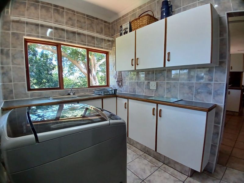Townhouse For Sale In Port Shepstone - Photo 6