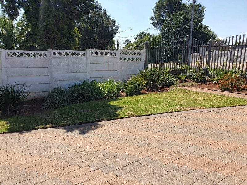 House For Sale In Centurion - Photo 4