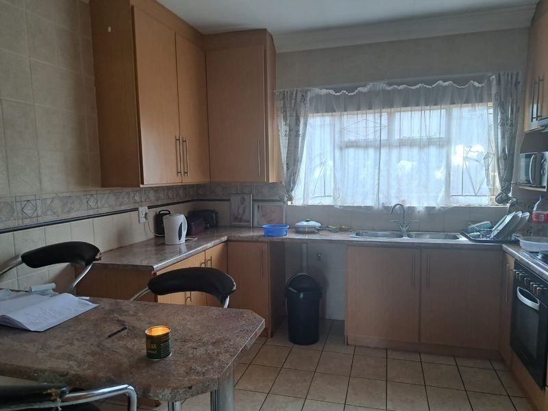 House For Sale In Pretoria - Photo 10