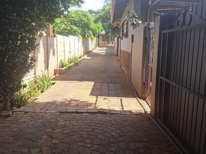 House For Sale In Pretoria - Photo 4