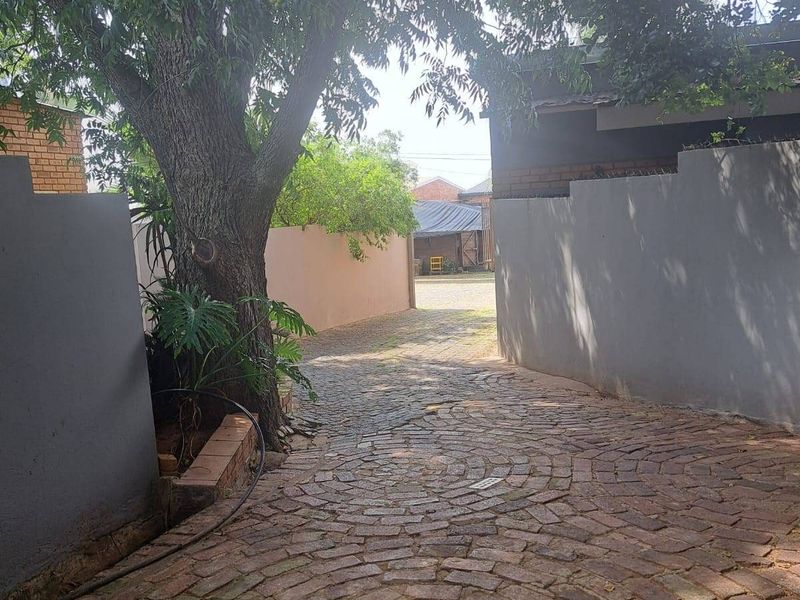 House For Sale In Pretoria - Photo 3