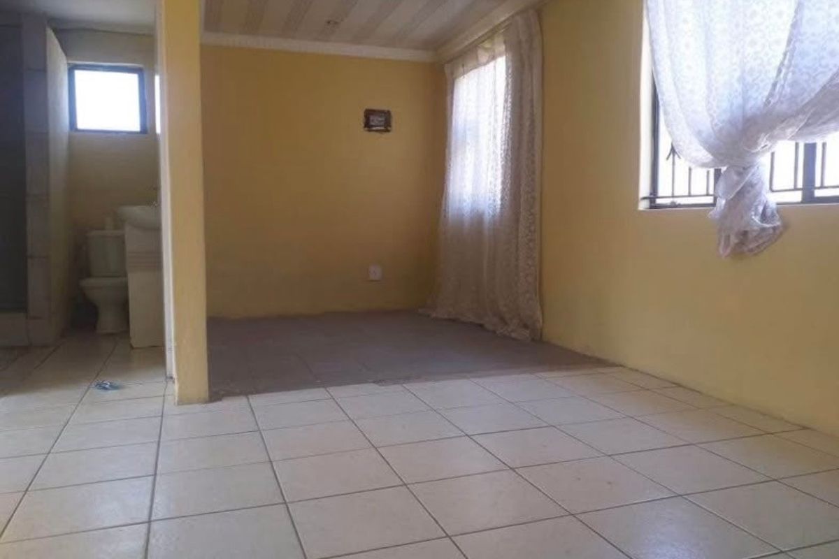 House For Sale In Soweto - Photo 5