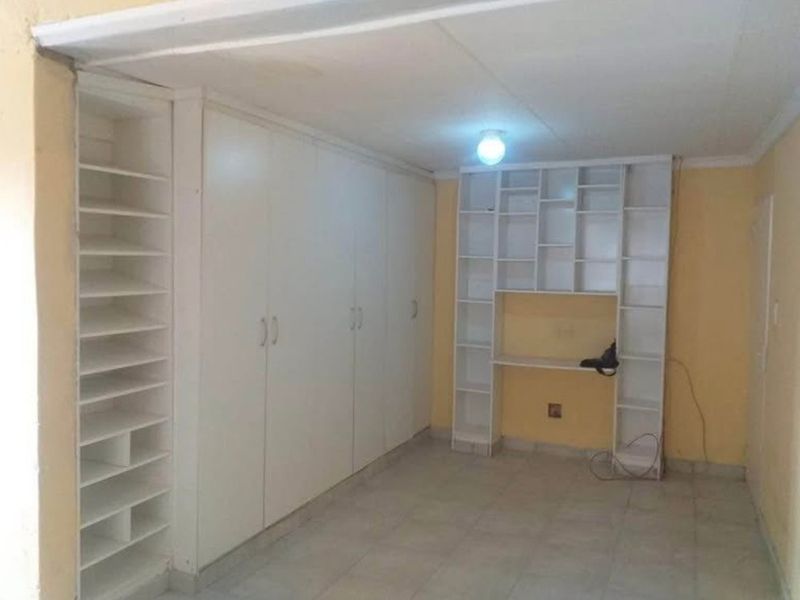 House Rental Monthly In Soweto - Photo 5