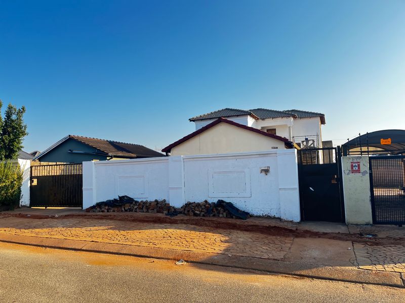 House Rental Monthly In Soweto - Photo 2