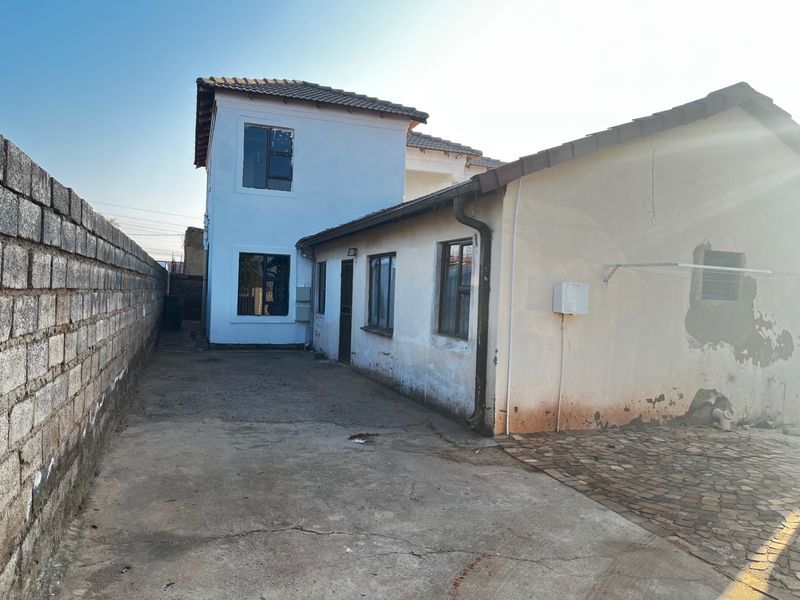 House Rental Monthly In Soweto - Photo 8