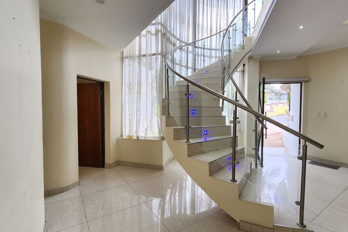House For Sale In Centurion - Photo 2