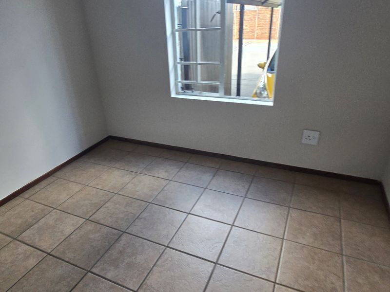 Apartment For Sale In Benoni - Photo 9