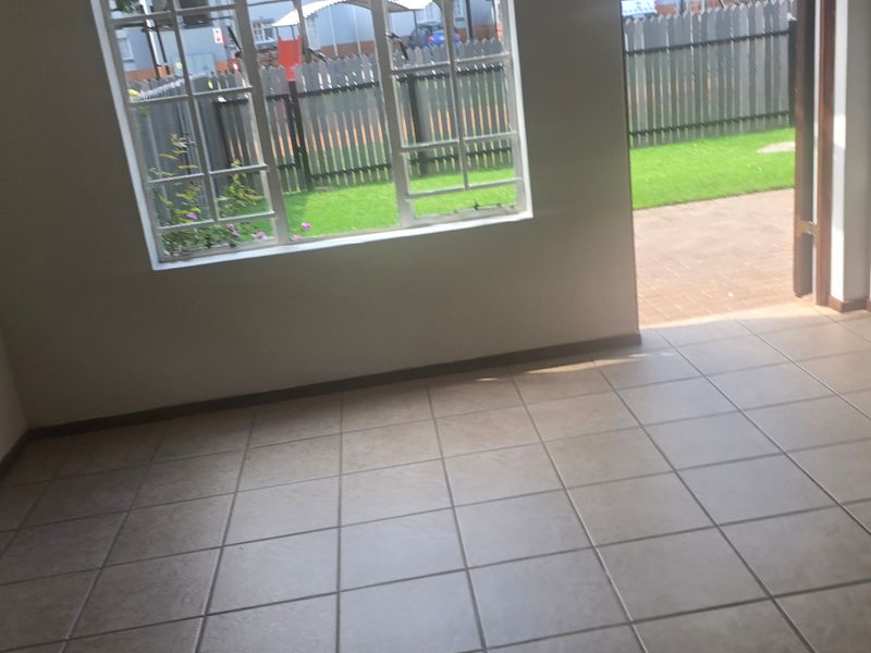 Apartment For Sale In Benoni - Photo 6